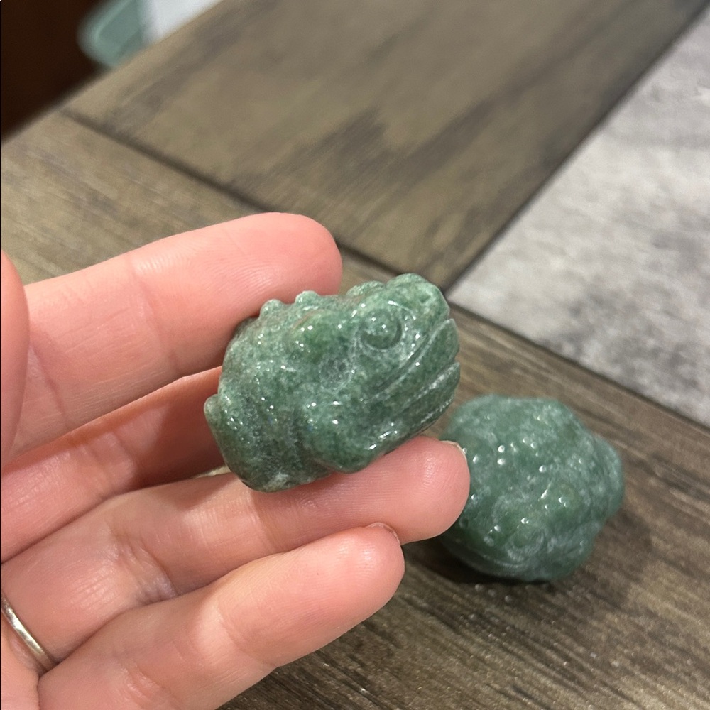 Green Aventurine Toad Figurine - Picture 4 of 13